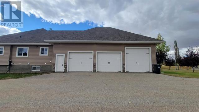 7942 Carriage Lane Drive, House detached with 5 bedrooms, 3 bathrooms and 8 parking in Grande Prairie County No. 1 AB | Image 4