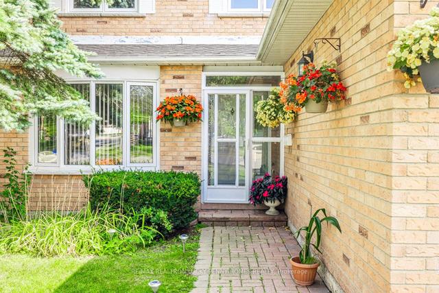 1 Marion Cres, House detached with 4 bedrooms, 3 bathrooms and 6 parking in Markham ON | Image 22
