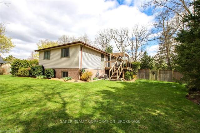 22627 Troops Rd, House detached with 3 bedrooms, 2 bathrooms and 12 parking in Strathroy Caradoc ON | Image 35