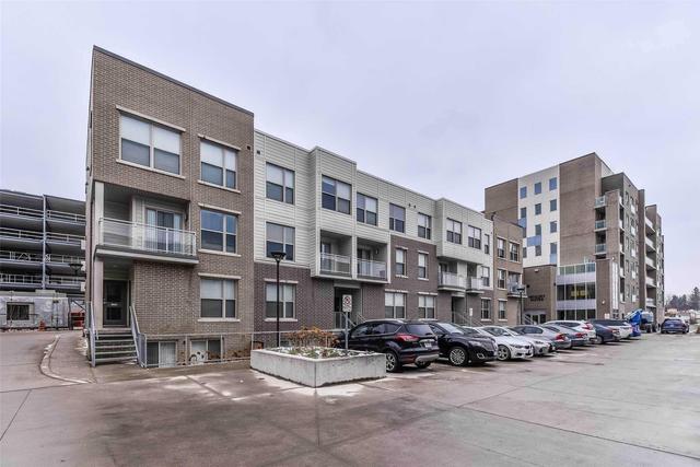 Th 108 - 62 Balsam St, Townhouse with 3 bedrooms, 3 bathrooms and 1 parking in Waterloo ON | Image 2