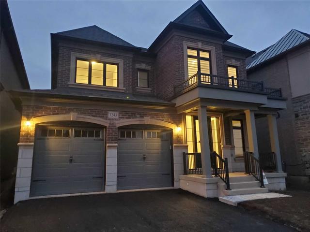 1243 Queens Plate Rd, House detached with 4 bedrooms, 5 bathrooms and 4 parking in Oakville ON | Image 1