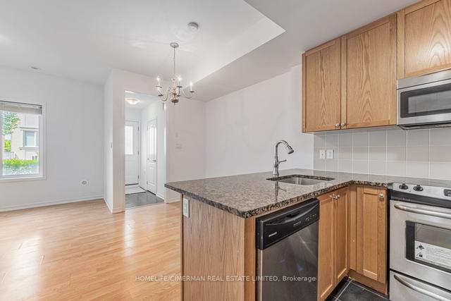 th3 - 21 Coneflower Cres, Townhouse with 3 bedrooms, 3 bathrooms and 2 parking in Toronto ON | Image 9