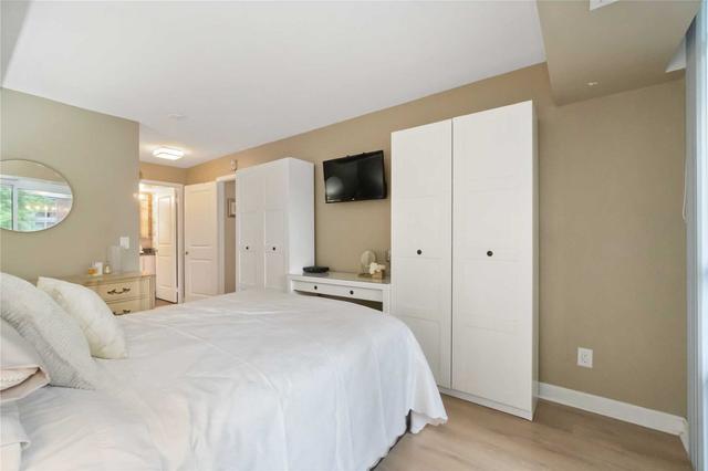 201 - 1 Michael Power Pl, Condo with 2 bedrooms, 2 bathrooms and 1 parking in Toronto ON | Image 8