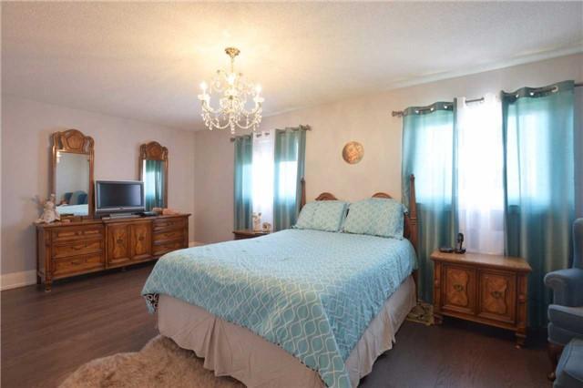 874 Mantle Cres, House detached with 4 bedrooms, 4 bathrooms and 4 parking in Mississauga ON | Image 12