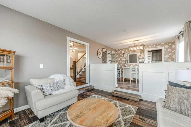 383 Silvergrove Drive Nw, House detached with 4 bedrooms, 4 bathrooms and 4 parking in Calgary AB | Image 4