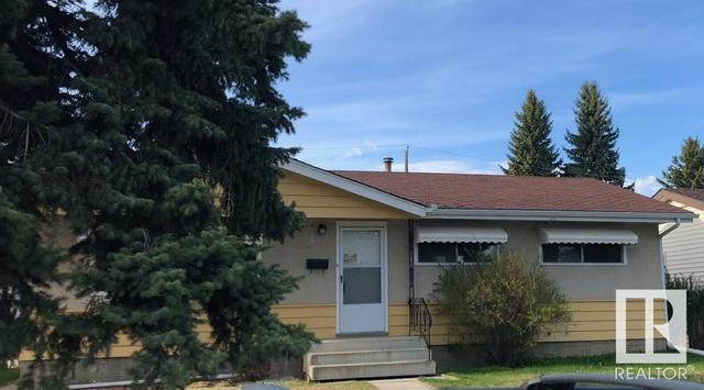 16216 84 Av Nw, House detached with 3 bedrooms, 1 bathrooms and null parking in Edmonton AB | Card Image