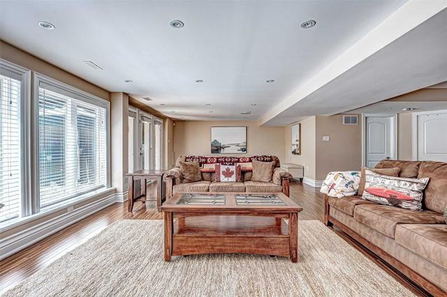 8 Leander Crt, House detached with 4 bedrooms, 5 bathrooms and 3 parking in Toronto ON | Image 4