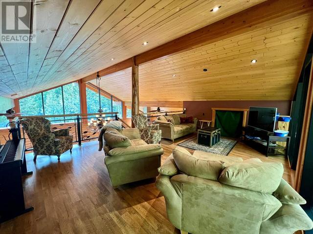 2456 Princeton/S'land Road, House detached with 2 bedrooms, 1 bathrooms and 5 parking in Princeton BC | Image 32