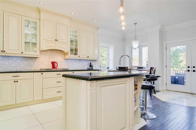 504 Cosburn Ave, House detached with 4 bedrooms, 3 bathrooms and 2 parking in Toronto ON | Image 2