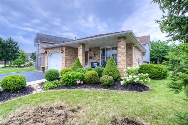 6 Oliver Court, House detached with 4 bedrooms, 2 bathrooms and 2 parking in Kitchener ON | Image 1