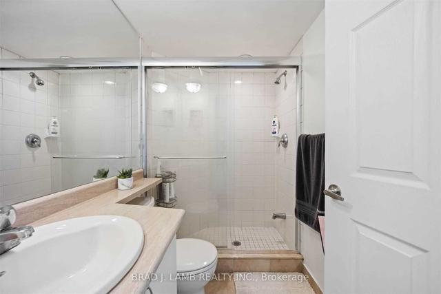 1364 - 209 Fort York Blvd, Condo with 0 bedrooms, 1 bathrooms and 0 parking in Toronto ON | Image 5
