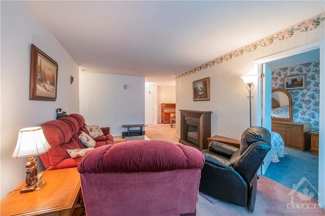 106 - 555 Brittany Drive, Condo with 2 bedrooms, 2 bathrooms and 1 parking in Ottawa ON | Image 14