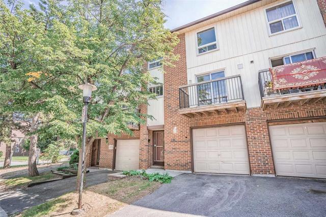 101 - 30 Dundalk Dr, Townhouse with 3 bedrooms, 3 bathrooms and 2 parking in Toronto ON | Image 1