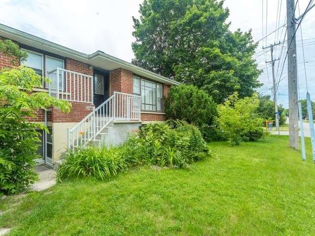 301 Maple St E, House other with 3 bedrooms, 1 bathrooms and 2 parking in Whitby ON | Image 18