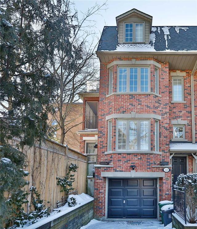 35f Spruce St, House attached with 2 bedrooms, 3 bathrooms and 2 parking in Toronto ON | Image 12