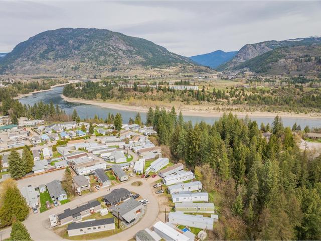 15 - 1601 Columbia Avenue, Home with 2 bedrooms, 1 bathrooms and null parking in Castlegar BC | Image 26