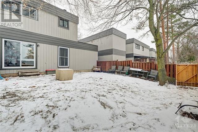 42 Compata Way, Townhouse with 3 bedrooms, 2 bathrooms and 2 parking in Ottawa ON | Image 27