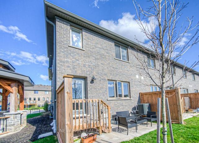 535 Hollybrook Cres, Townhouse with 2 bedrooms, 3 bathrooms and 2 parking in Kitchener ON | Image 26