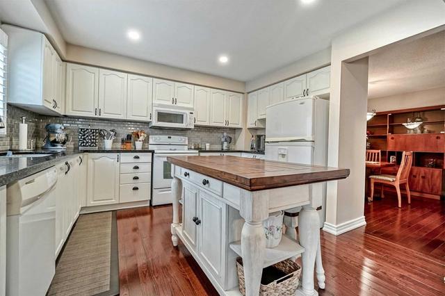 14 Strangway Crt, House detached with 4 bedrooms, 4 bathrooms and 10 parking in Brampton ON | Image 5
