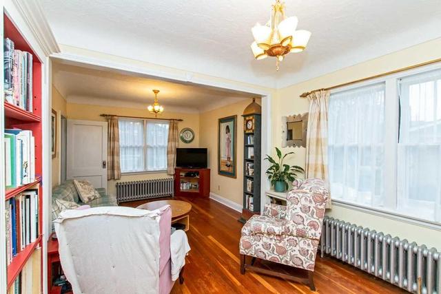 484 Cumberland Ave, House detached with 2 bedrooms, 2 bathrooms and 4 parking in Burlington ON | Image 5