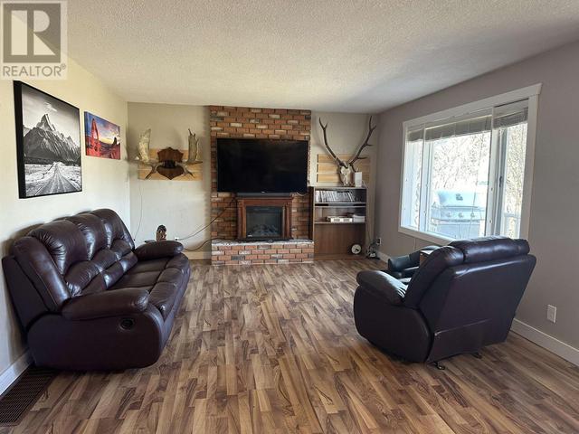 344 - 352 Seyforth Drive, House detached with 4 bedrooms, 2 bathrooms and null parking in Vanderhoof BC | Image 10