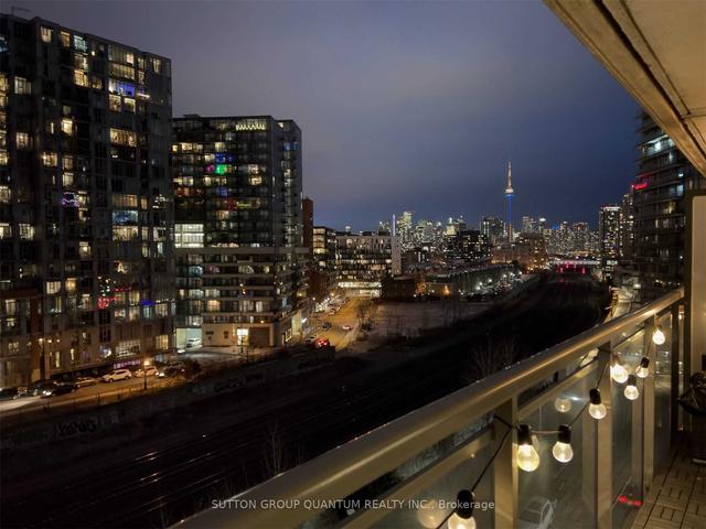 820 - 38 Joe Shuster Way, Condo with 1 bedrooms, 1 bathrooms and 0 parking in Toronto ON | Image 3