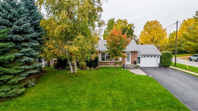 62 Vancouver St, House detached with 2 bedrooms, 2 bathrooms and 5 parking in Barrie ON | Image 1