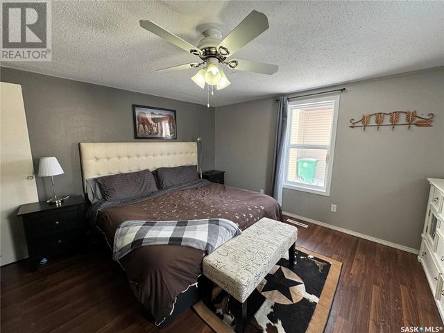 415 2nd Avenue E, House detached with 4 bedrooms, 2 bathrooms and null parking in Biggar SK | Image 17