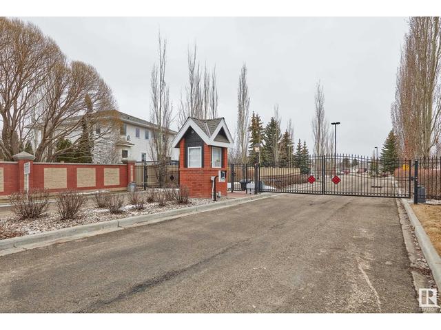 39 - 1225 Wanyandi Rd Nw, House semidetached with 4 bedrooms, 3 bathrooms and 4 parking in Edmonton AB | Image 2