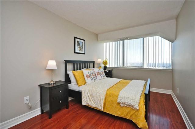 1506 - 350 Webb Dr, Condo with 2 bedrooms, 2 bathrooms and 2 parking in Mississauga ON | Image 17