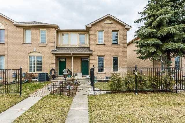 117 - 2 Sir Lou Dr, House attached with 3 bedrooms, 2 bathrooms and 1 parking in Brampton ON | Image 1