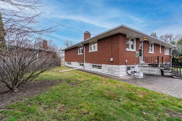 20 Brook Tree Cres, House detached with 3 bedrooms, 2 bathrooms and 3 parking in Toronto ON | Image 30