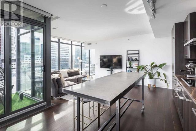 907 - 15 Beverley St, Condo with 2 bedrooms, 2 bathrooms and 1 parking in Toronto ON | Image 9