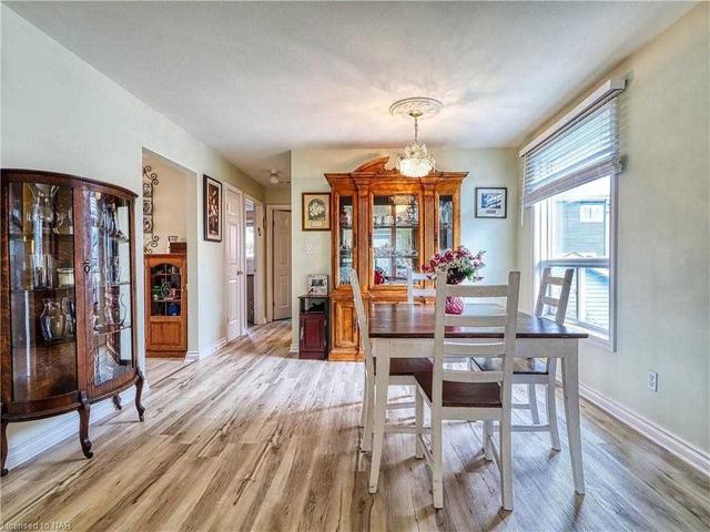 14 Stepney St, House detached with 2 bedrooms, 2 bathrooms and 5 parking in St. Catharines ON | Image 4