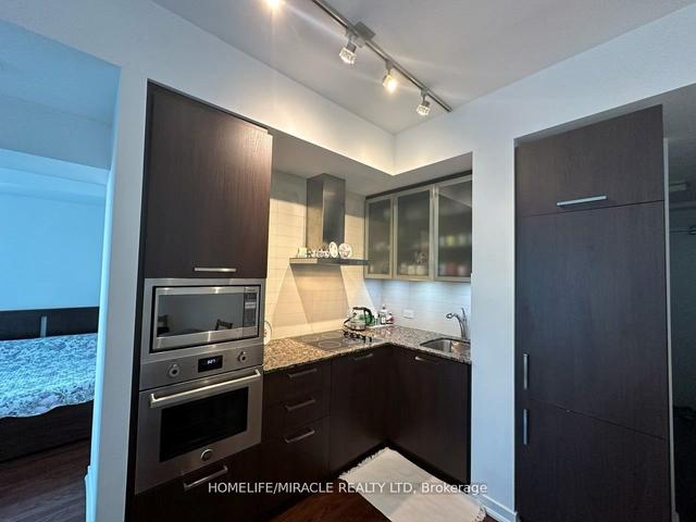 1610 - 14 York St, Condo with 1 bedrooms, 1 bathrooms and 0 parking in Toronto ON | Image 5