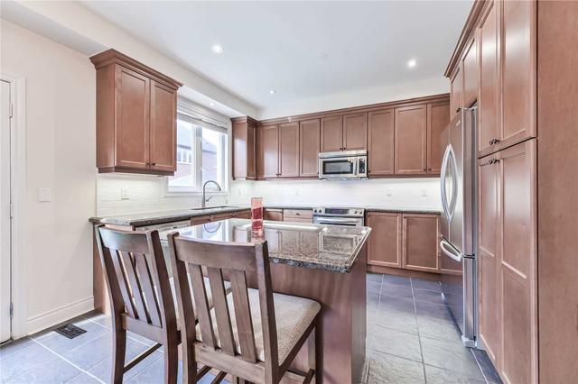 1070 Warby Tr, House detached with 3 bedrooms, 3 bathrooms and 4 parking in Newmarket ON | Image 19