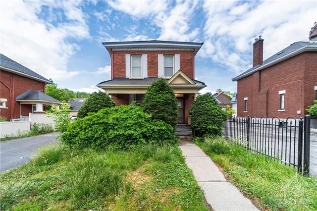 438 Parkdale Avenue, House detached with 4 bedrooms, 2 bathrooms and 6 parking in Ottawa ON | Image 1