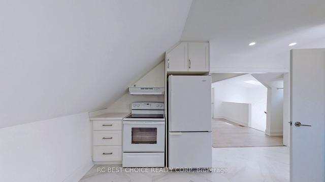 3rd fl - 124 Kendal Ave, House detached with 1 bedrooms, 1 bathrooms and 1 parking in Toronto ON | Image 16