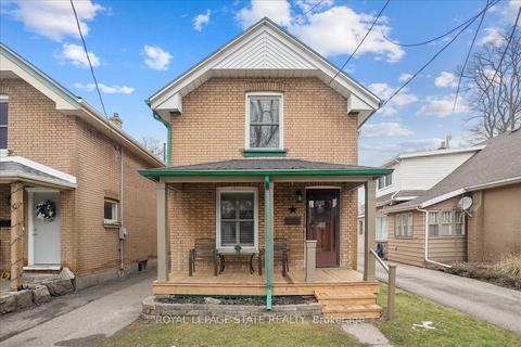 12 Wells Ave, House detached with 3 bedrooms, 2 bathrooms and 4 parking in Brantford ON | Card Image