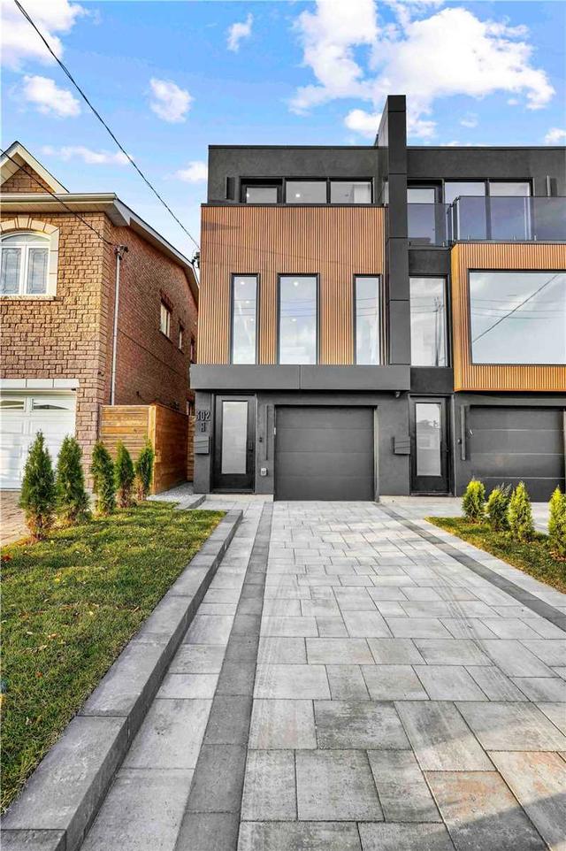 302a Cosburn Ave, House semidetached with 3 bedrooms, 4 bathrooms and 3 parking in Toronto ON | Image 12