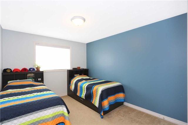77 Mantz Cres, House detached with 3 bedrooms, 3 bathrooms and 2 parking in Whitby ON | Image 13