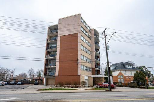 702 - 293 Mohawk Rd E, Condo with 2 bedrooms, 1 bathrooms and 1 parking in Hamilton ON | Image 12