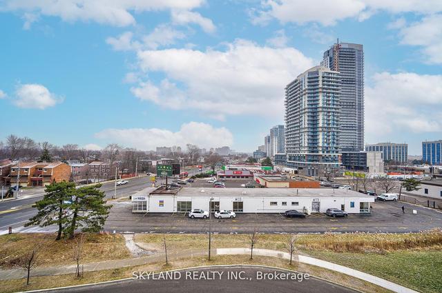306 - 30 Heron's Hill Way, Condo with 2 bedrooms, 2 bathrooms and 1 parking in Toronto ON | Image 27