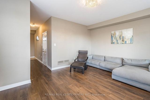 411 Hardwick Common, House attached with 3 bedrooms, 3 bathrooms and 2 parking in Oakville ON | Image 2