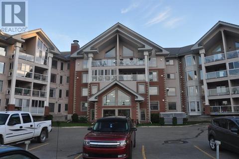 402, - 4805 45 Street, Condo with 2 bedrooms, 2 bathrooms and 1 parking in Red Deer AB | Card Image