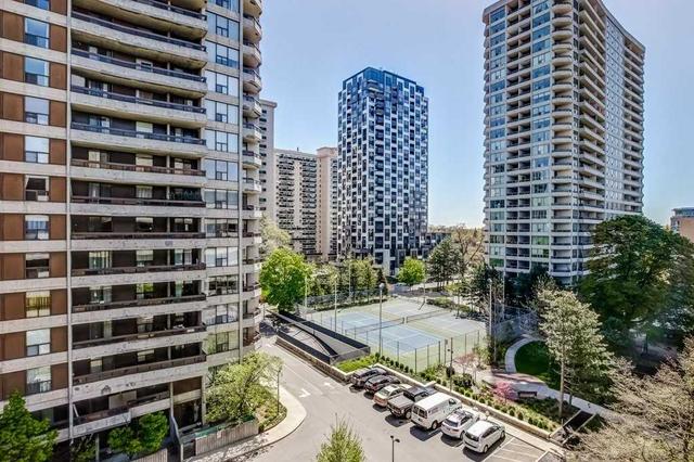 609 - 80 Quebec Ave, Condo with 2 bedrooms, 2 bathrooms and 1 parking in Toronto ON | Image 6