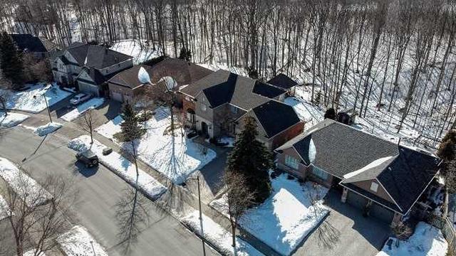 1117 Crofton Way, House detached with 4 bedrooms, 4 bathrooms and 6 parking in Burlington ON | Image 2
