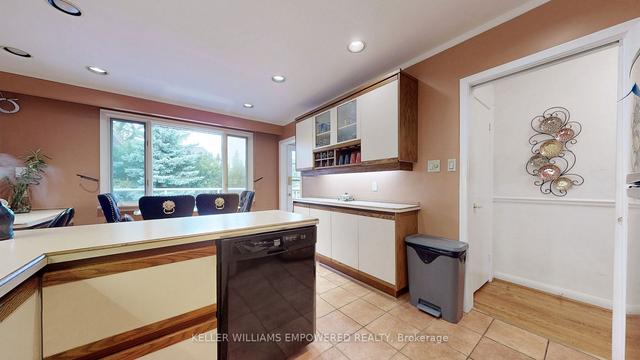 24 Burleigh Heights Dr, House detached with 3 bedrooms, 3 bathrooms and 6 parking in Toronto ON | Image 4