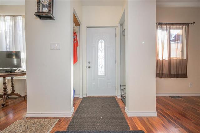 68 Ray Street S, House detached with 2 bedrooms, 1 bathrooms and 1 parking in Hamilton ON | Image 33