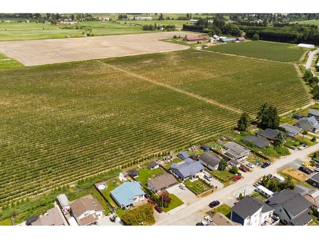 35087 North Sward Road, House detached with 3 bedrooms, 2 bathrooms and 3 parking in Fraser Valley F BC | Image 37